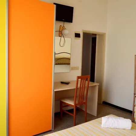 In Guest - New Cirene Double Comfort With Breakfast בית הארחה רימיני