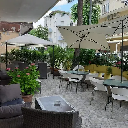 In Guest - New Cirene Double Comfort With Breakfast Pensionat