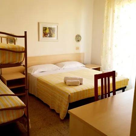 In Guest - New Cirene Double Comfort With Breakfast Gasthuis