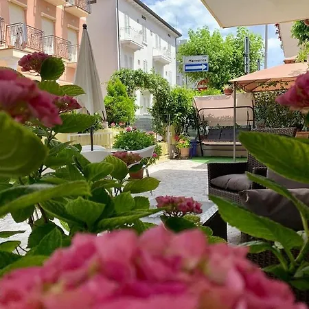 In Guest - New Cirene Double Comfort With Breakfast