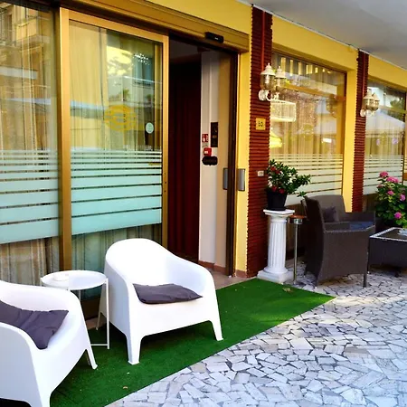 In Guest - New Cirene Double Comfort With Breakfast Konukevi Rimini